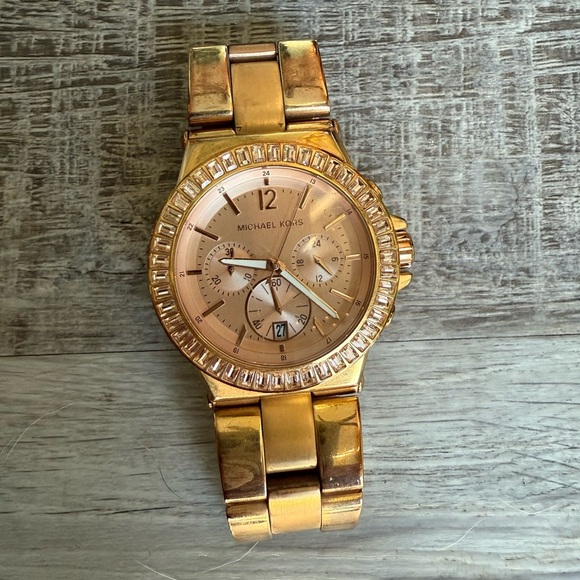 Michael Kors Gold Women's Watch - Picture 1 of 5